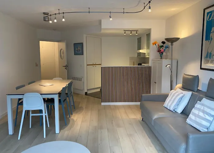 In Near Marina Views *